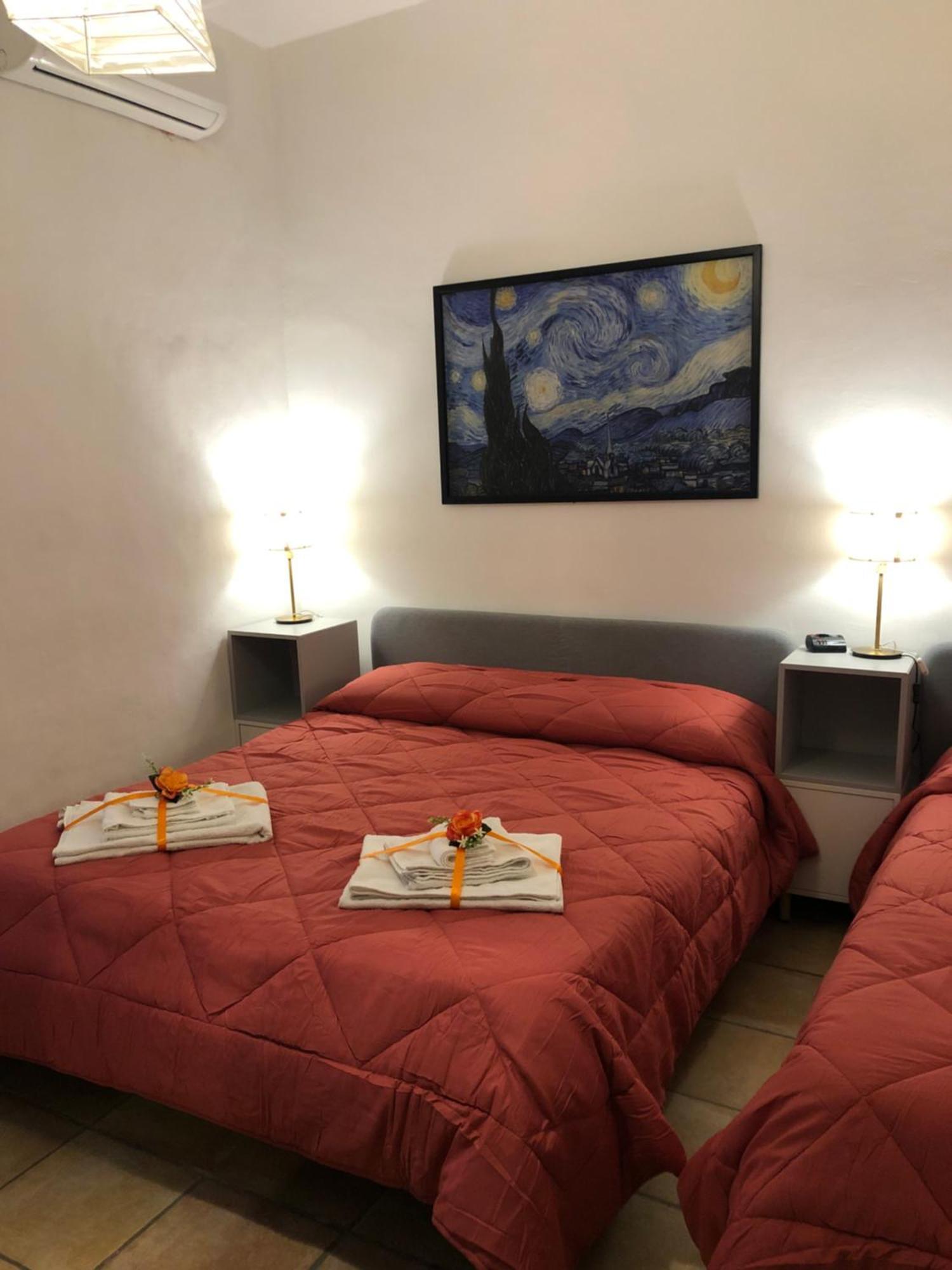 Bed and Breakfast La Finestra Di Umberto Vicino Al Centro Con Parcheggio Privato Viterbo Exterior foto