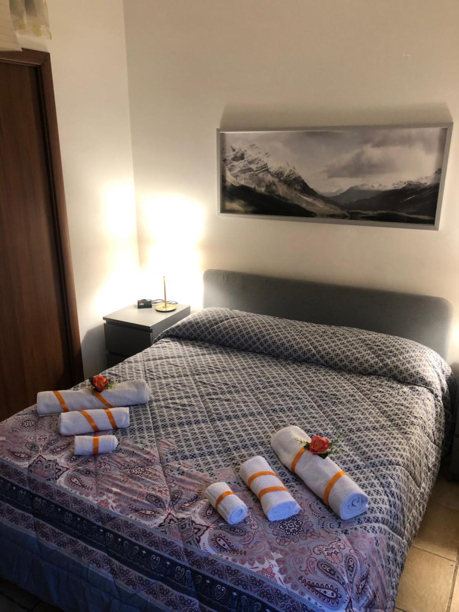 Bed and Breakfast La Finestra Di Umberto Vicino Al Centro Con Parcheggio Privato Viterbo Exterior foto